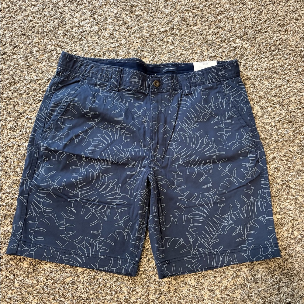 NWT St. John's Bay Men's Navy Flat Front Shorts - Picture 4 of 4